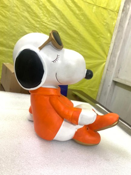 Cute Snoopy Inspired Dog Figurine Showpiece with Metal Tray