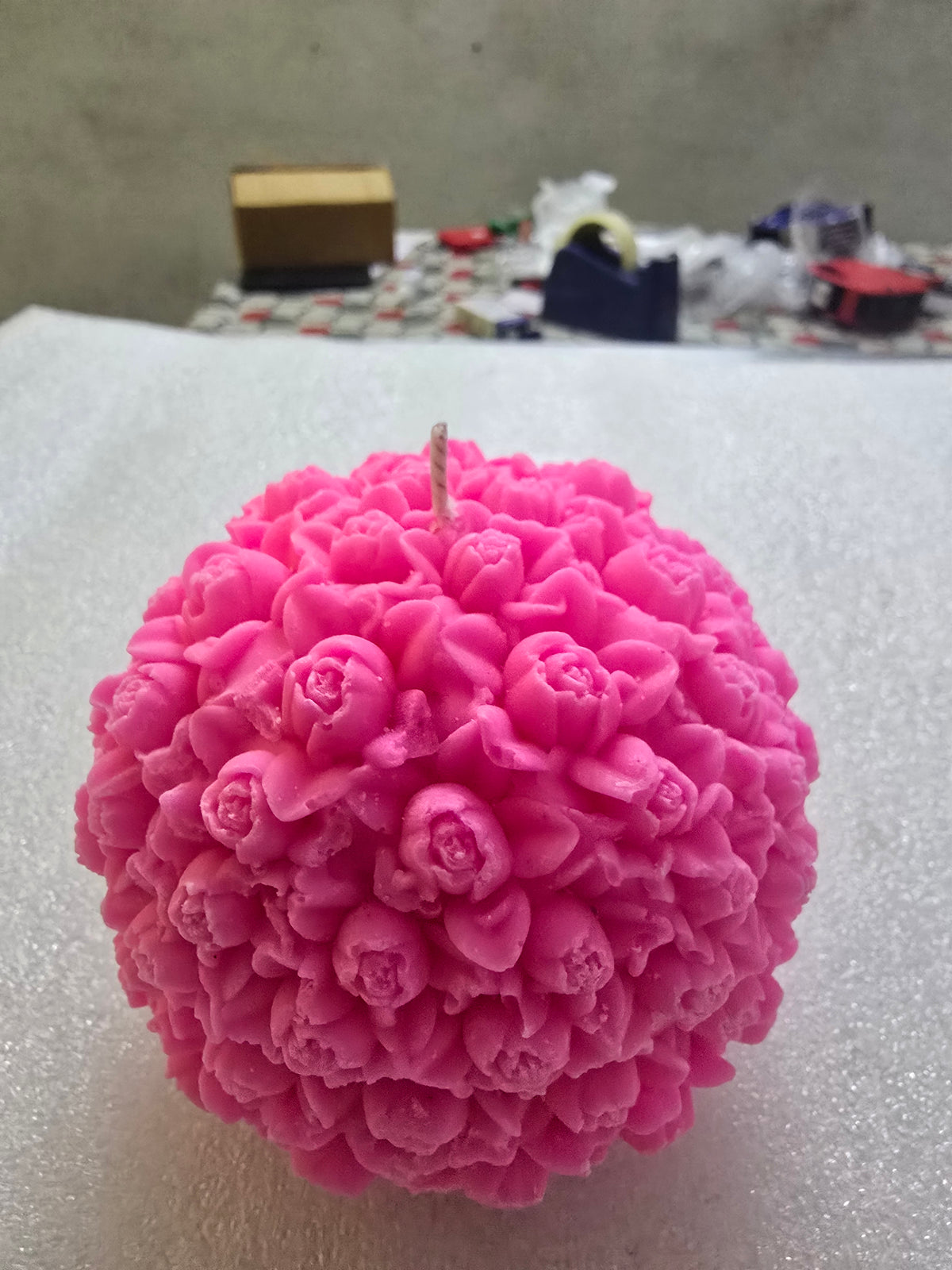Aura & Hues Rose Bloom Ball Scented Candle, Pink Hand-Poured Natural Wax Candle with Sculpted Floral Design, Decorative Candle for Home Décor, Birthdays & Gifting