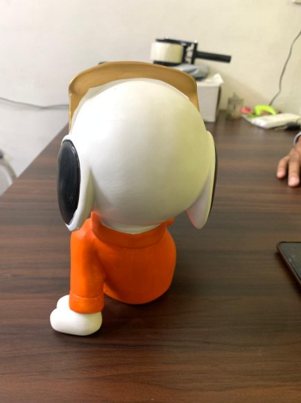 Cute Snoopy Inspired Dog Figurine Showpiece with Metal Tray