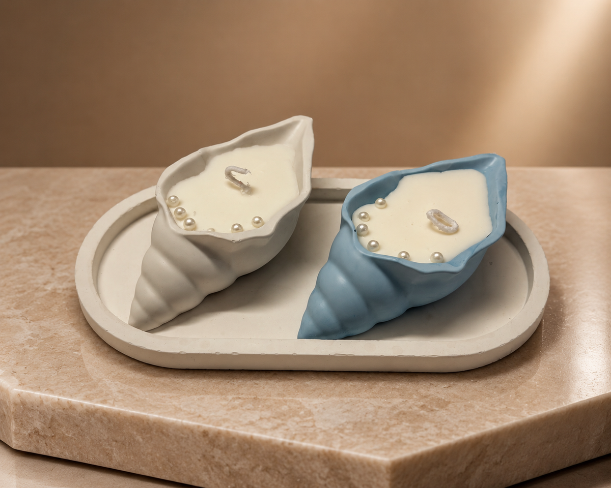 Aura & Hues Shell-Shaped Scented Candle Set of 2 with Oval Tray, Blue & White, Leather Blossom & Oudh Fragrances, Decorative Candles for Home Décor & Gifting, 20 × 10 × 4 cm