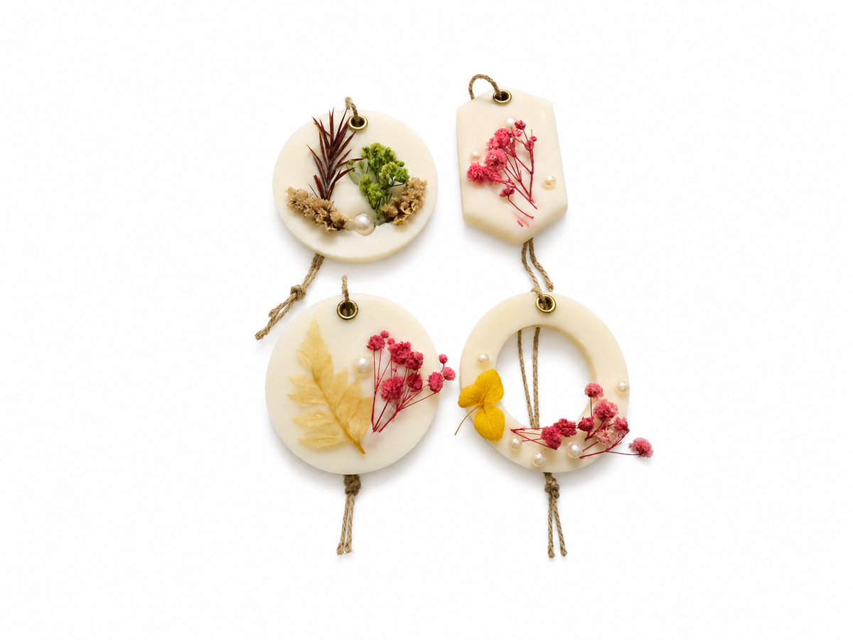 Aura & Hues (set of 2) Botanical Wax Sachets with Dried Floral Decorations,(Random shape and designs)
