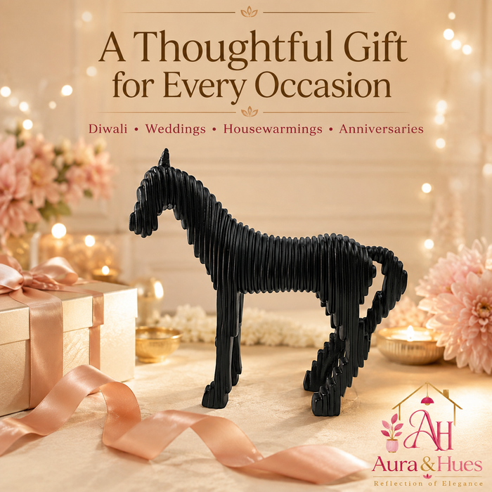 Minimalist Geometric Lining Stallion Horse - Jet Black