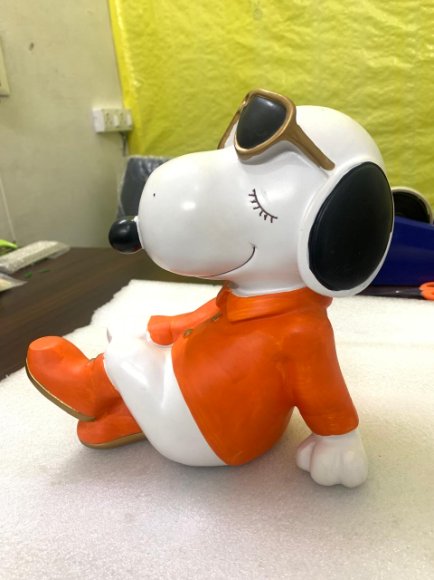 Cute Snoopy Inspired Dog Figurine Showpiece with Metal Tray